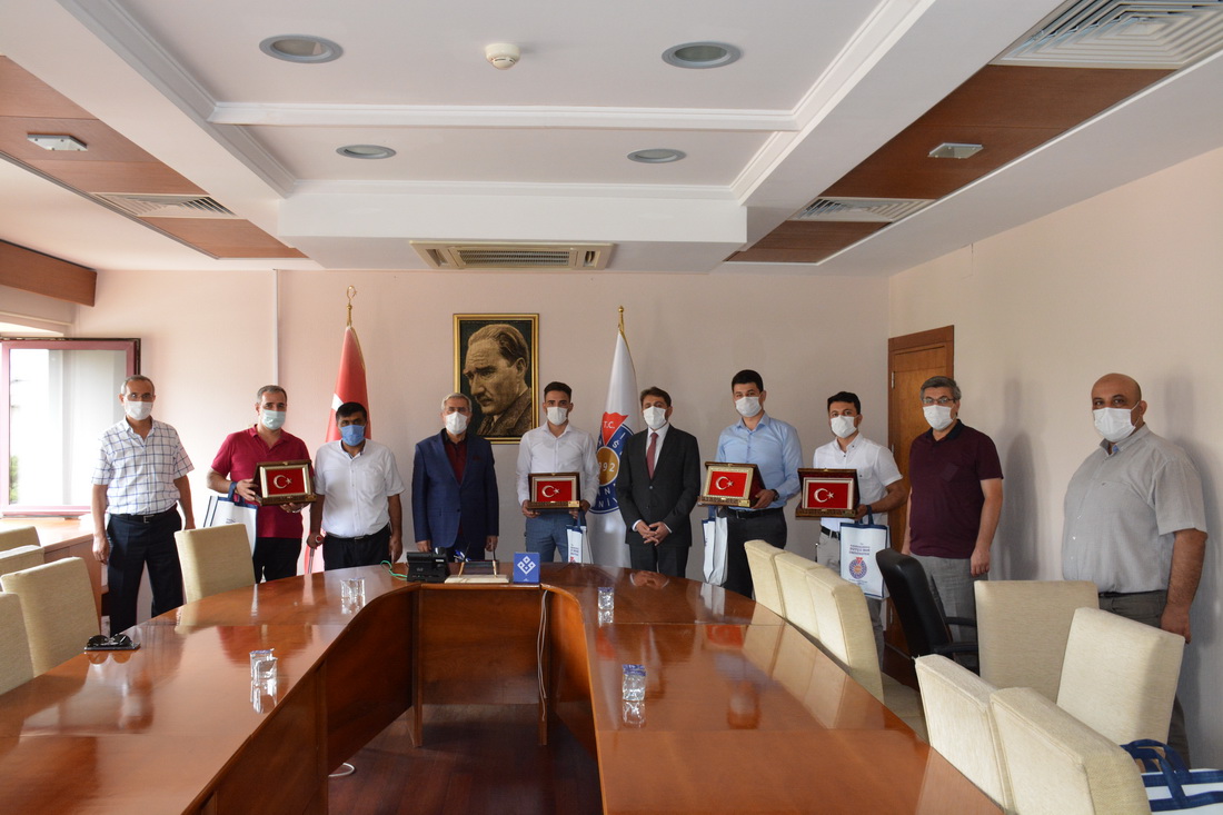 Kahramanmaraş Gazilerini Unutmadı: Rektör Can, Üniversitemizde Görev Yapan Gazilerle Bir Araya Geldi