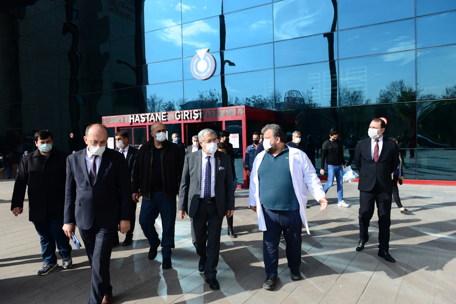 Rektör Prof. Dr. Niyazi Can, KSÜ Tıp Fakültesi Hastanesi Personelinin Yeni Yılını Kutladı