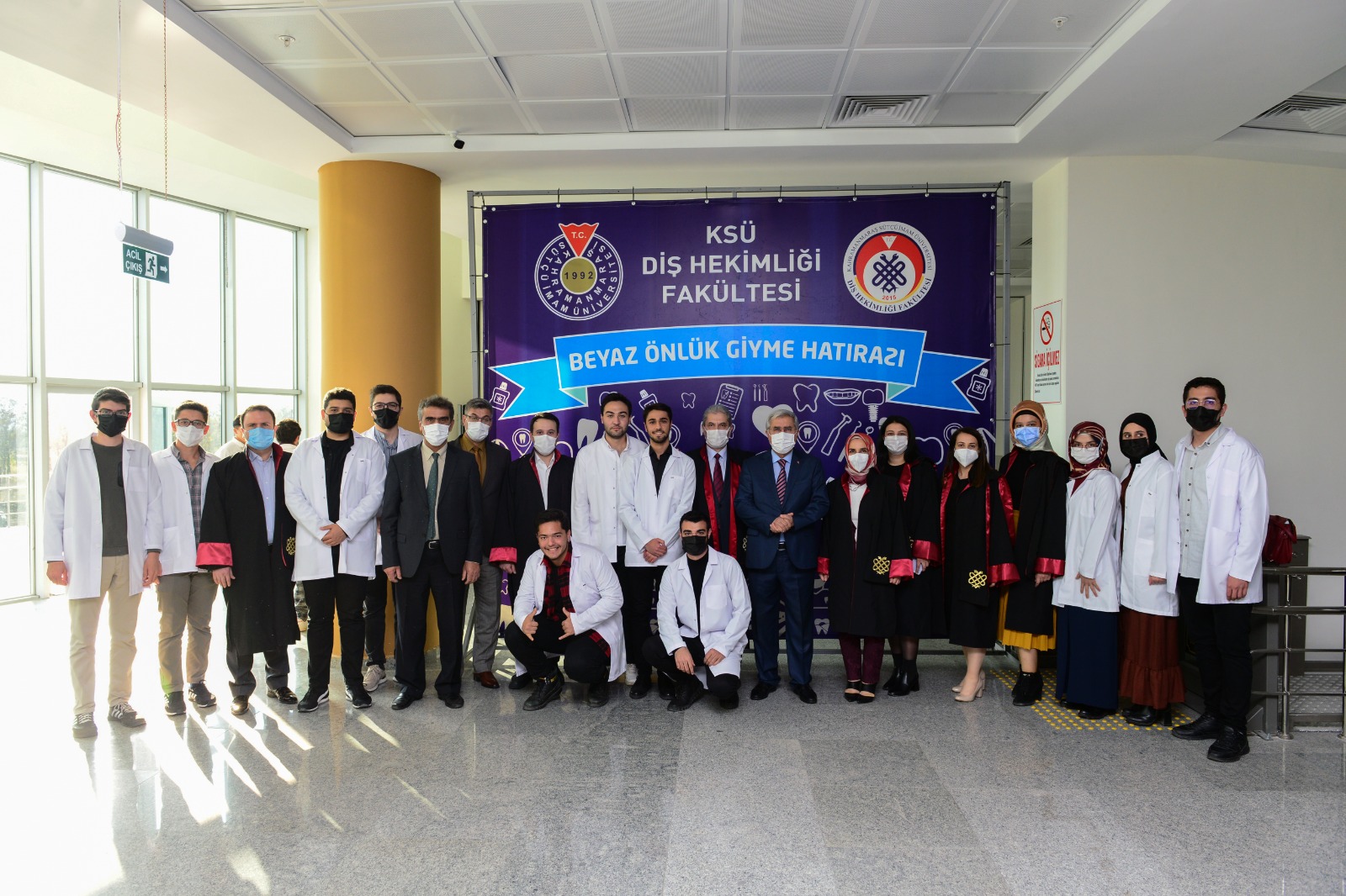 Diş Hekimi Adayları Beyaz Önlüklerini Törenle Giydi