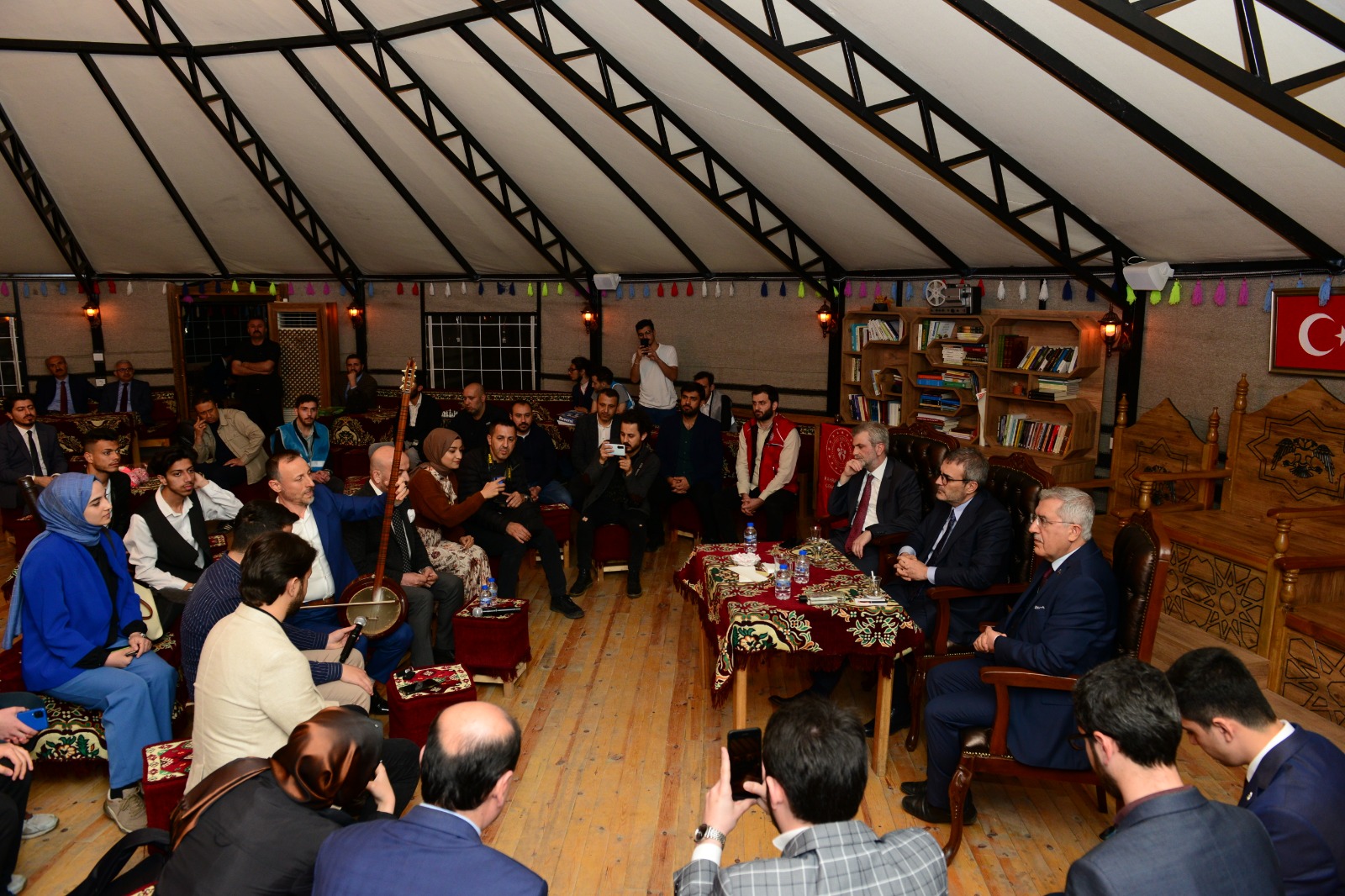 Kahramanmaraş Büyükşehir Belediyesi, KSÜ Öğrencilerine İftar Yemeği Verdi