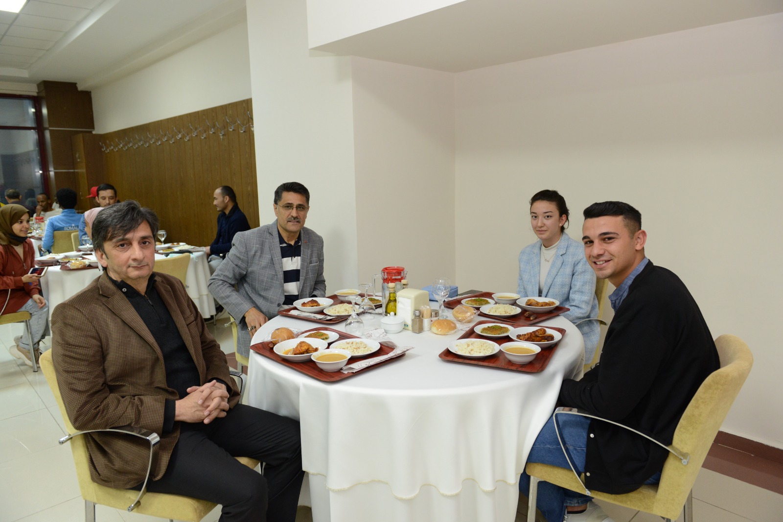 KSÜ’de Eğitim Gören Uluslararası Statüdeki Öğrenciler İftar Yemeğinde Bir Araya Geldi