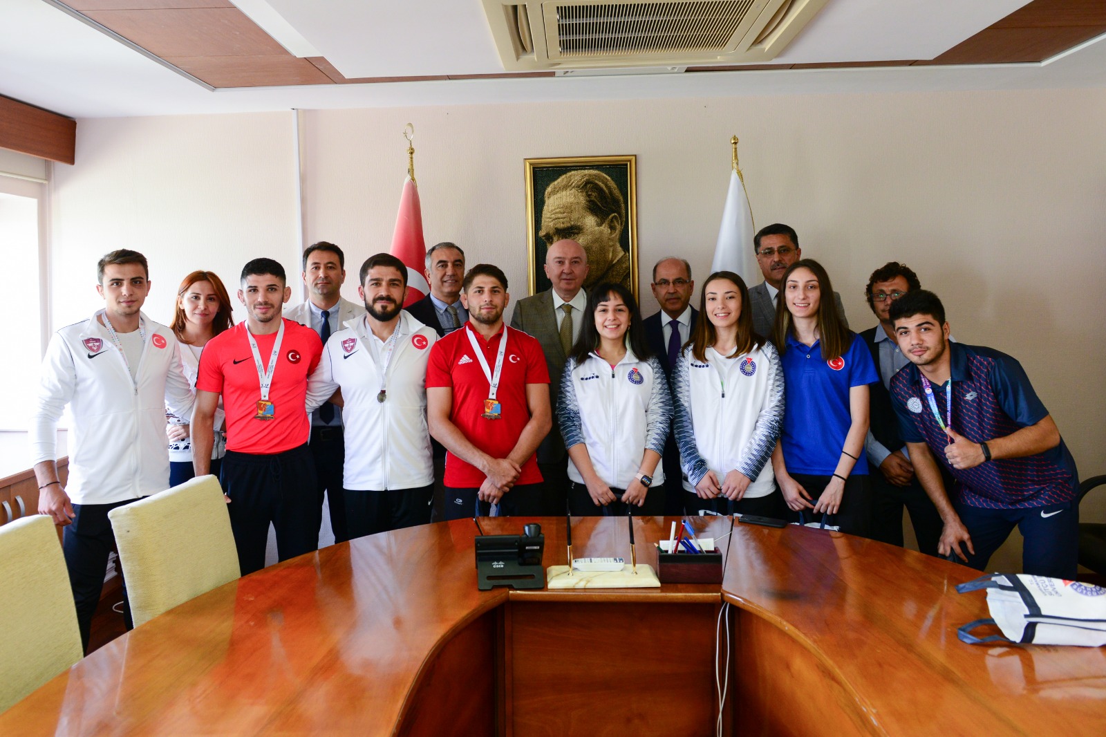 Rektör Yasım, Ödüllü Sporcularımızı Ağırladı