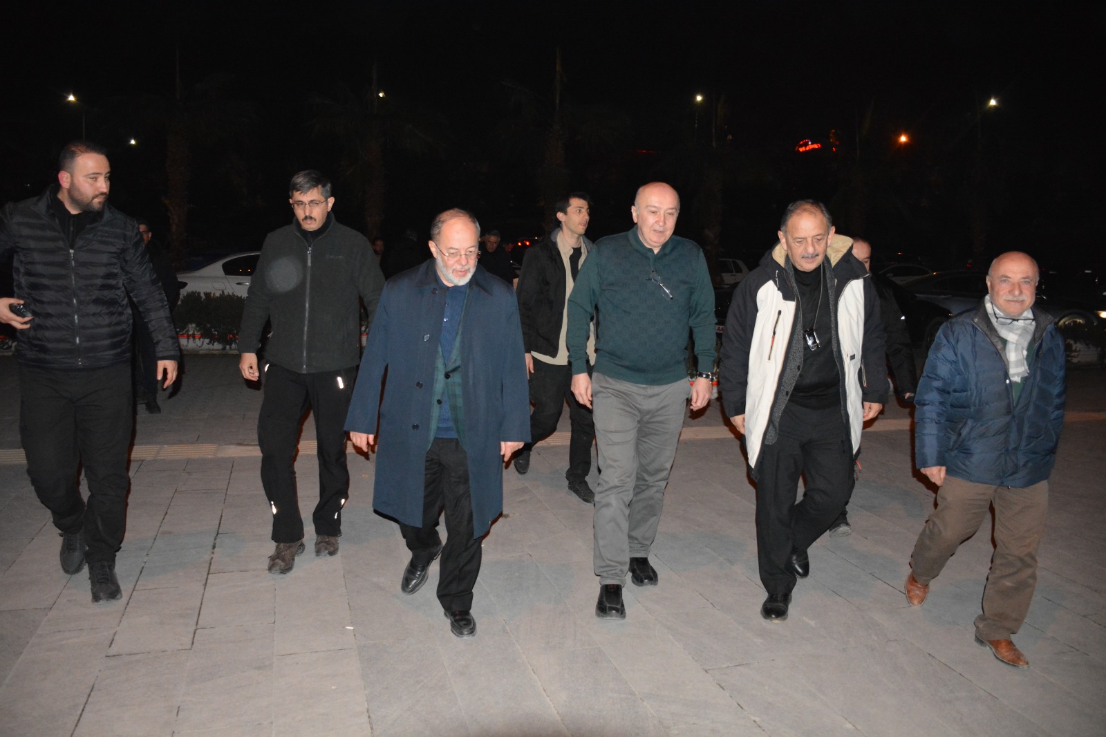 Eski Bakanlardan Depremzedelere ve KSÜ'ye Ziyaret