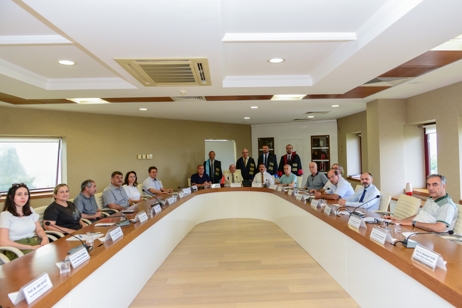 Profesör ve Doçent Kadrolarına Atanan Öğretim Üyelerimizi Tebrik Ederiz