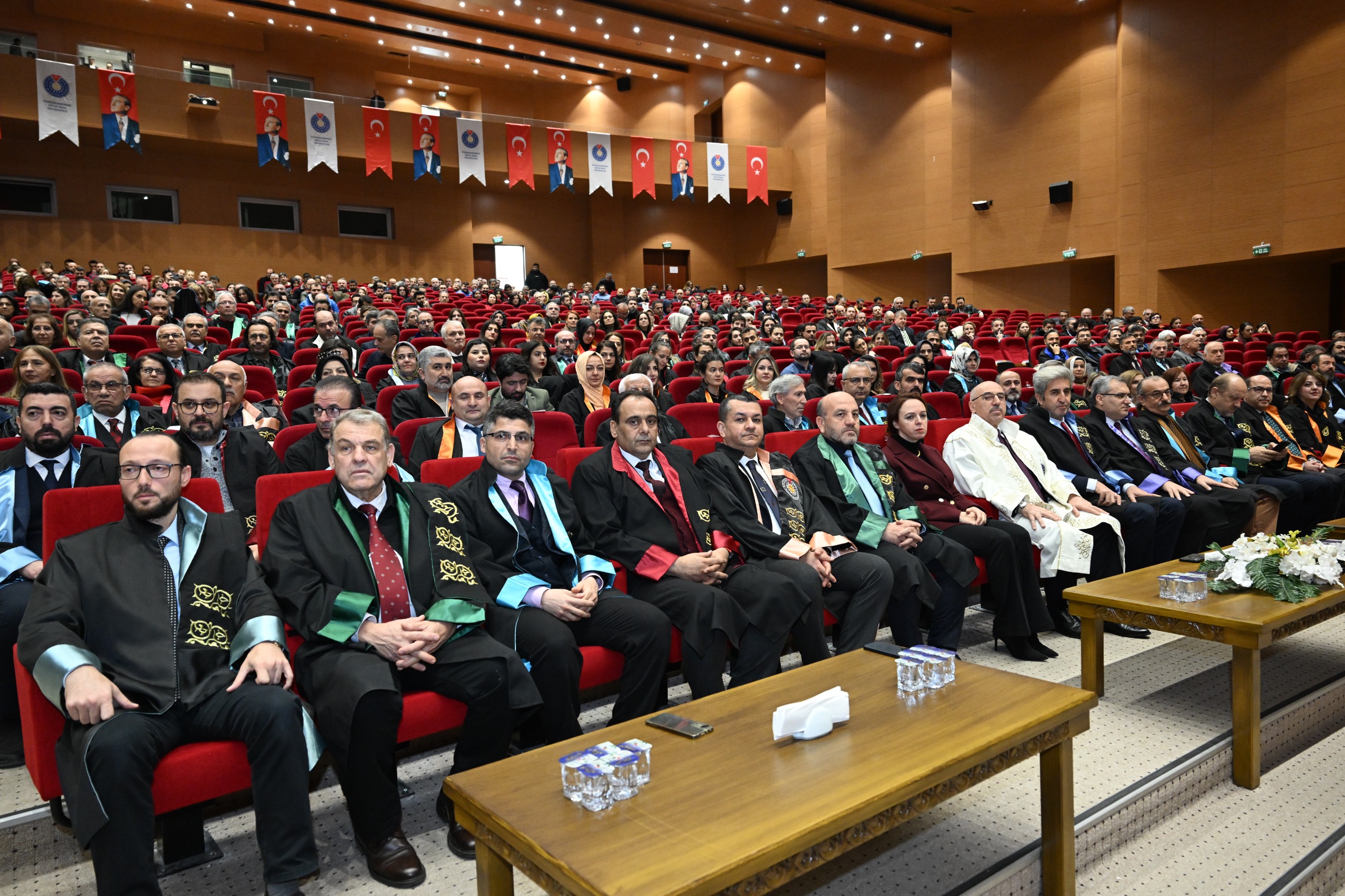 KSÜ’de Akademik Kurul Toplantısı ve Profesörlük Belgesi Takdim Töreni Düzenlendi