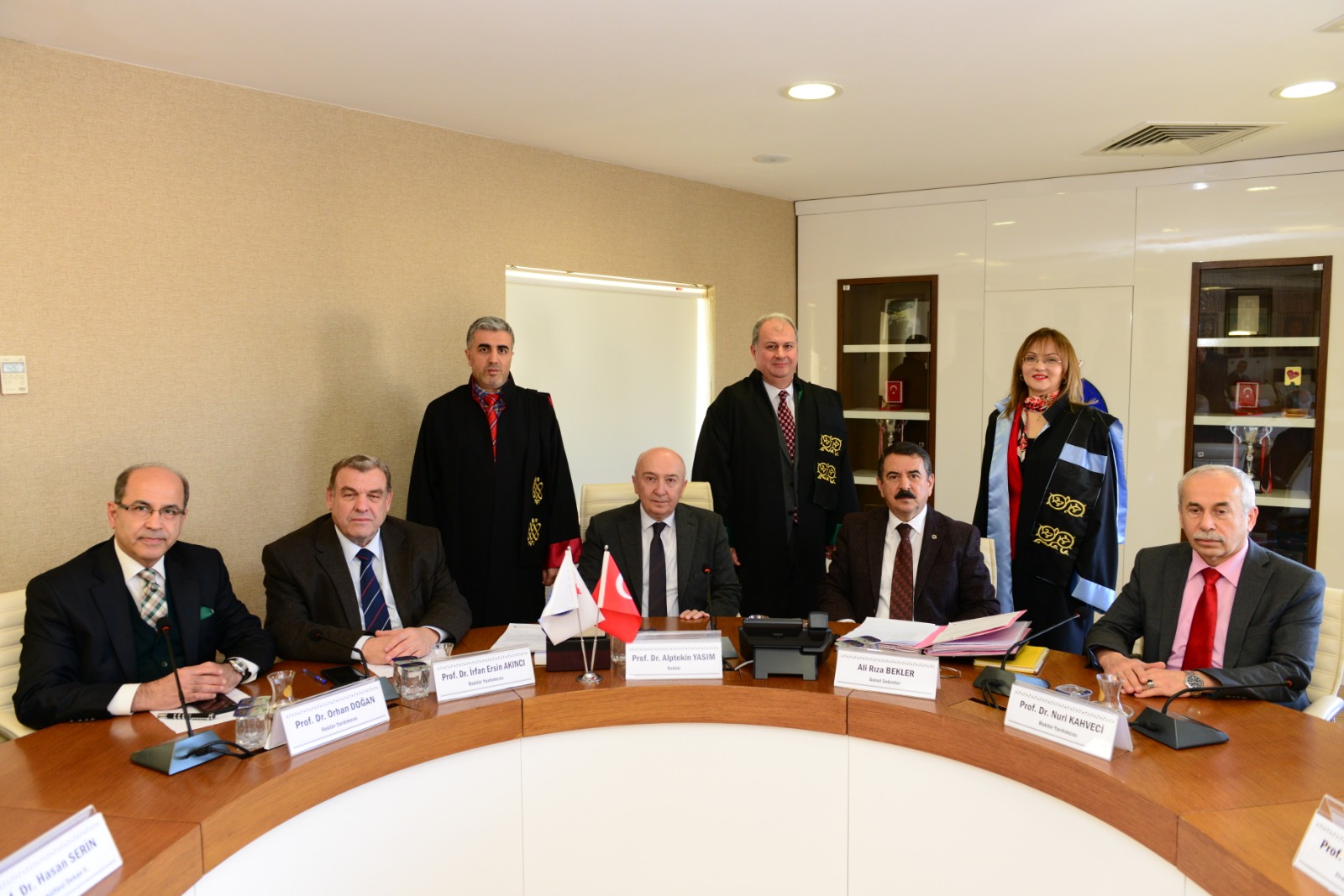 Profesör ve Doçent Kadrolarına Atanan Öğretim Üyelerimizi Tebrik Ederiz 